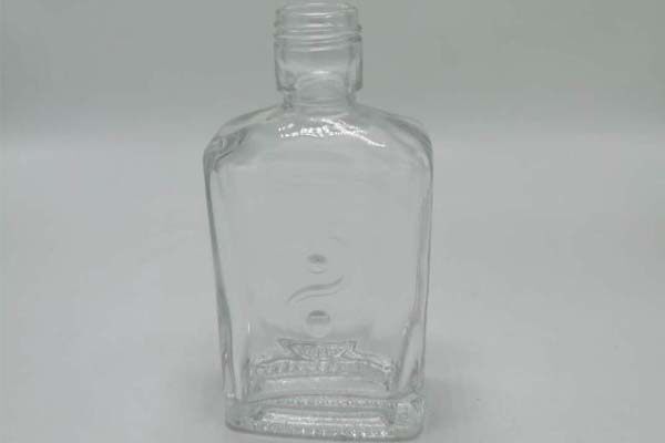 選擇酒瓶廠家的重要考量因素是什么？